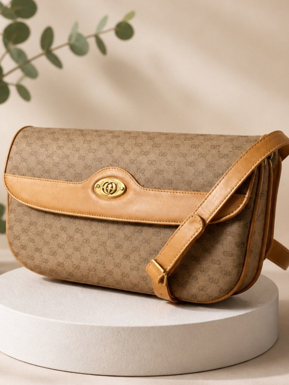 Authentic Gucci Leather Crossbody/Shoulder Bag.